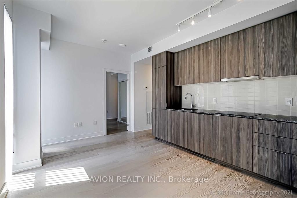 955 Bay St, unit 804 for rent