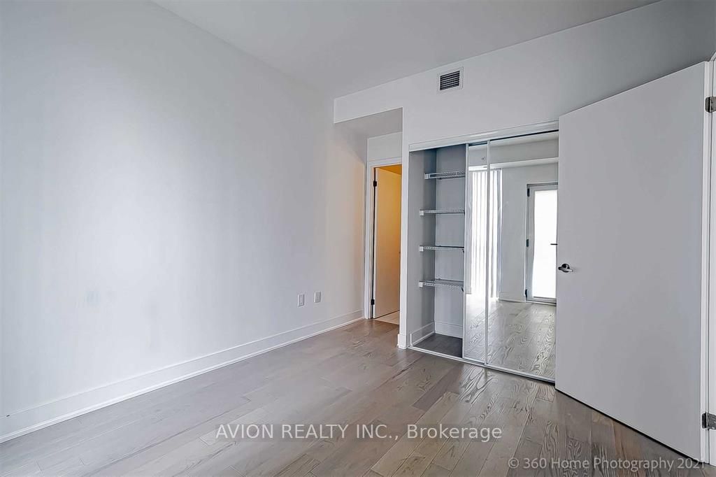 955 Bay St, unit 804 for rent