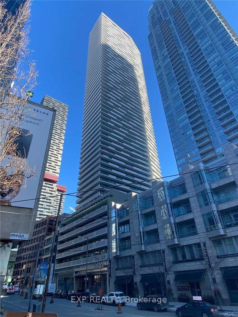 2221 Yonge St, unit 6 for rent