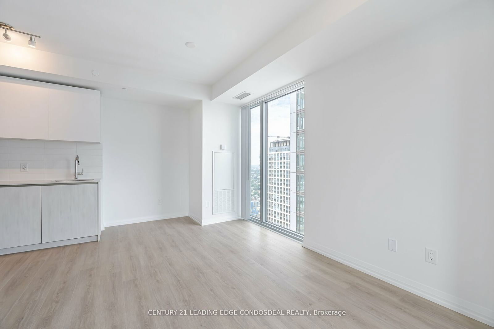 8 Widmer St, unit 4905 for sale