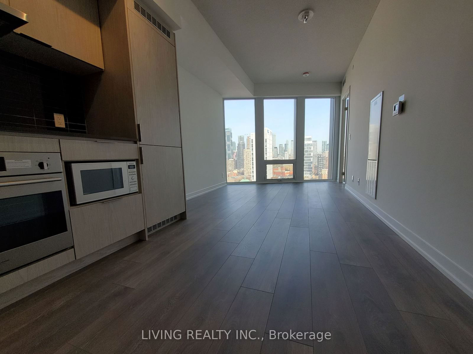 60 Shuter St, unit 3009 for rent