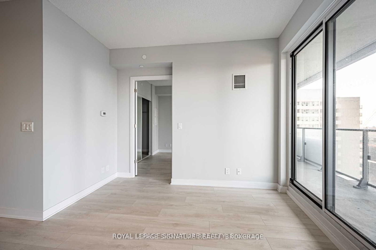 2221 Yonge St, unit 1506 for rent