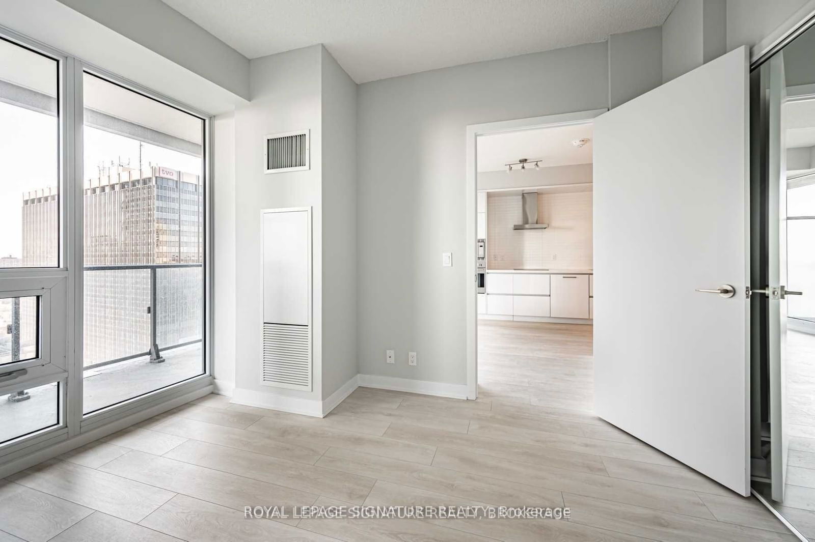 2221 Yonge St, unit 1506 for rent