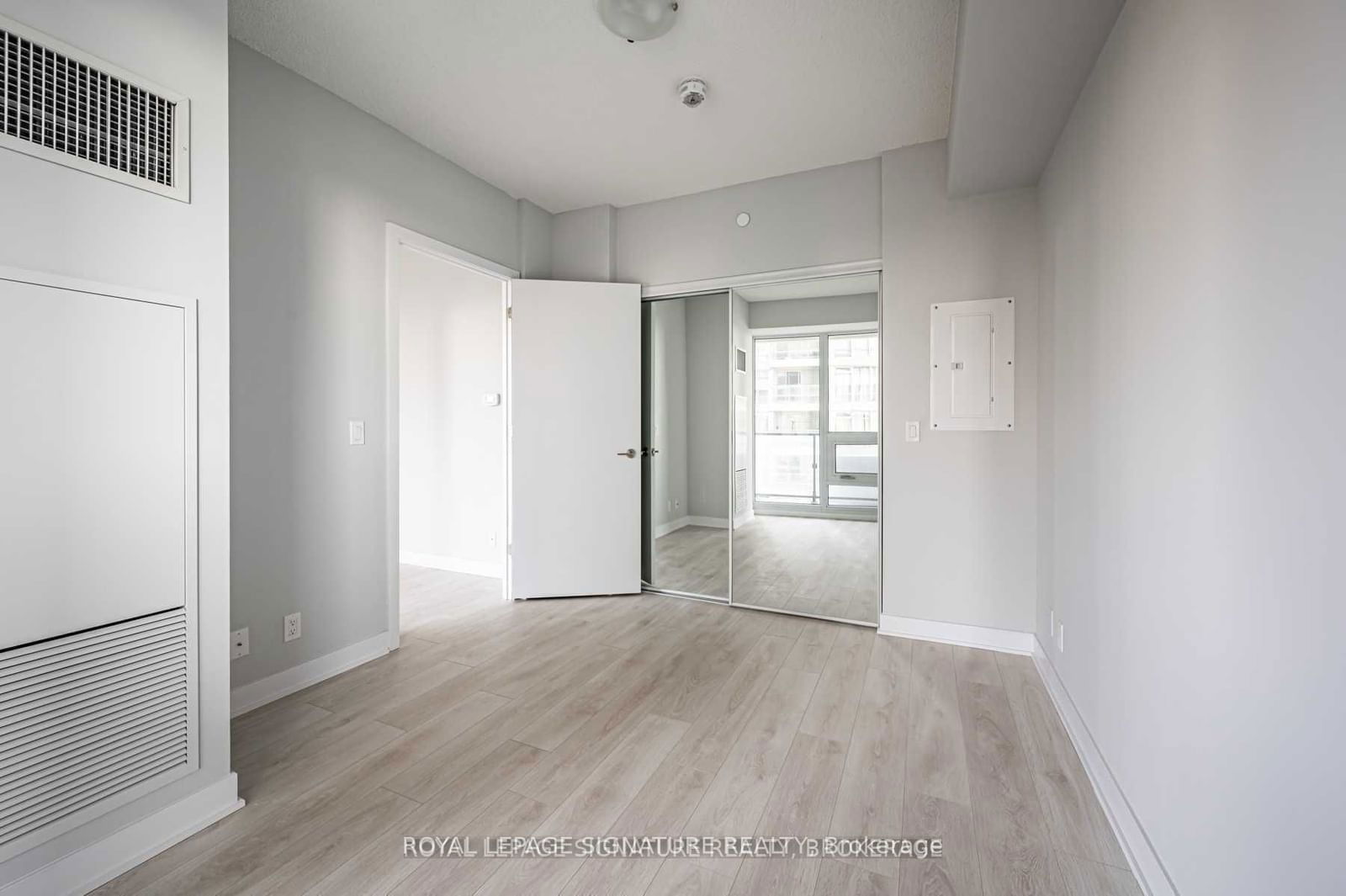 2221 Yonge St, unit 1506 for rent