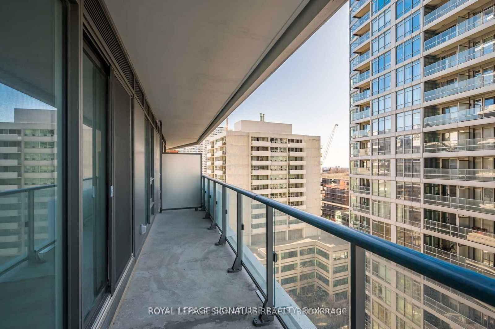 2221 Yonge St, unit 1506 for rent