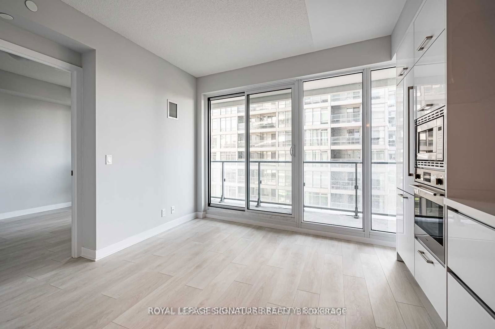 2221 Yonge St, unit 1506 for rent