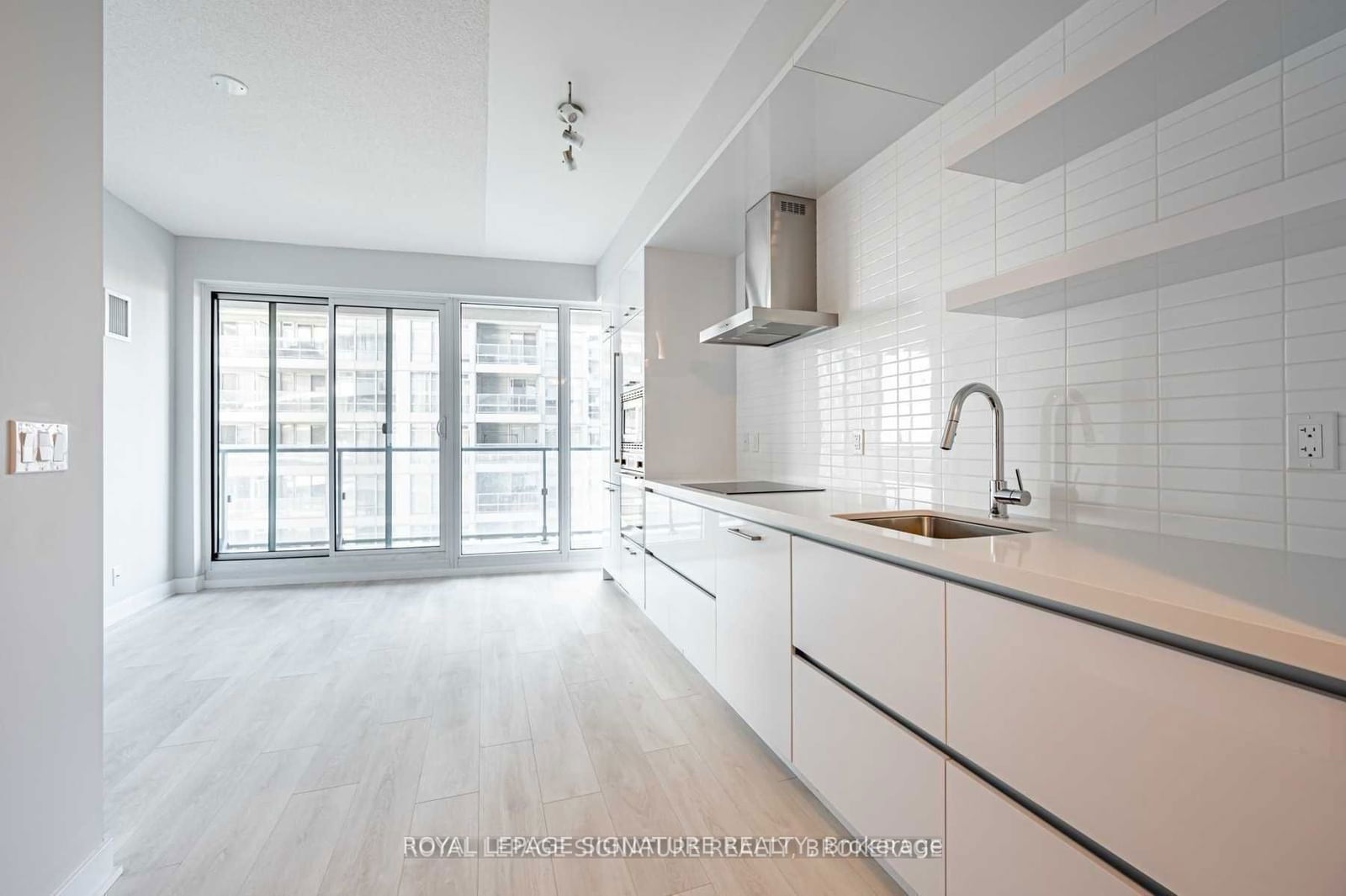 2221 Yonge St, unit 1506 for rent