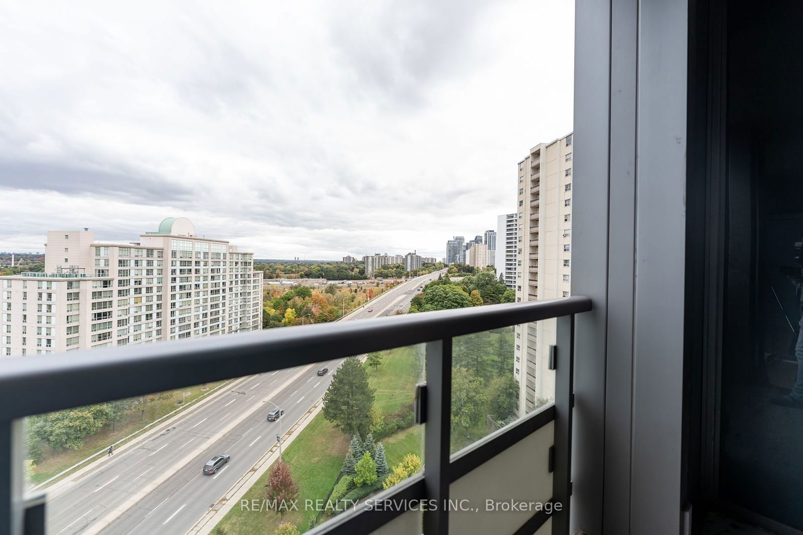 18 Graydon Hall Dr, unit 1305 for rent