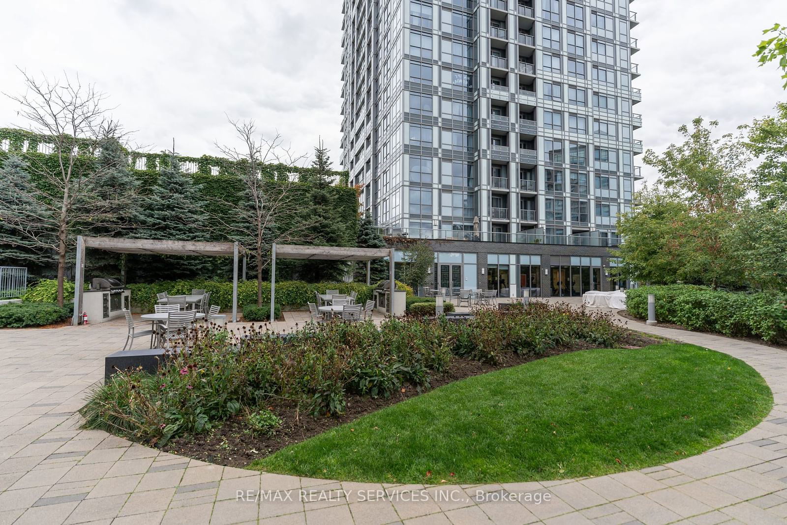 18 Graydon Hall Dr, unit 1305 for rent