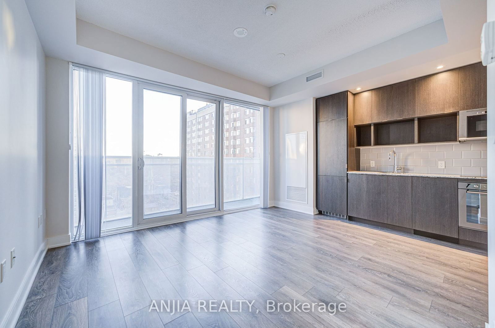 89 McGill St, unit 1306 for sale