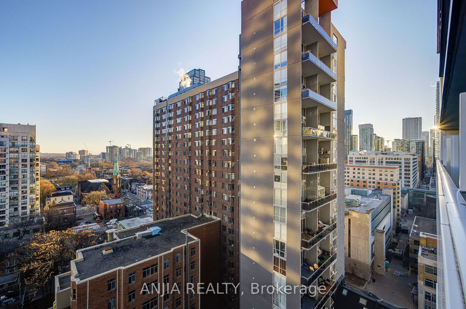 89 McGill St, unit 1306 for sale