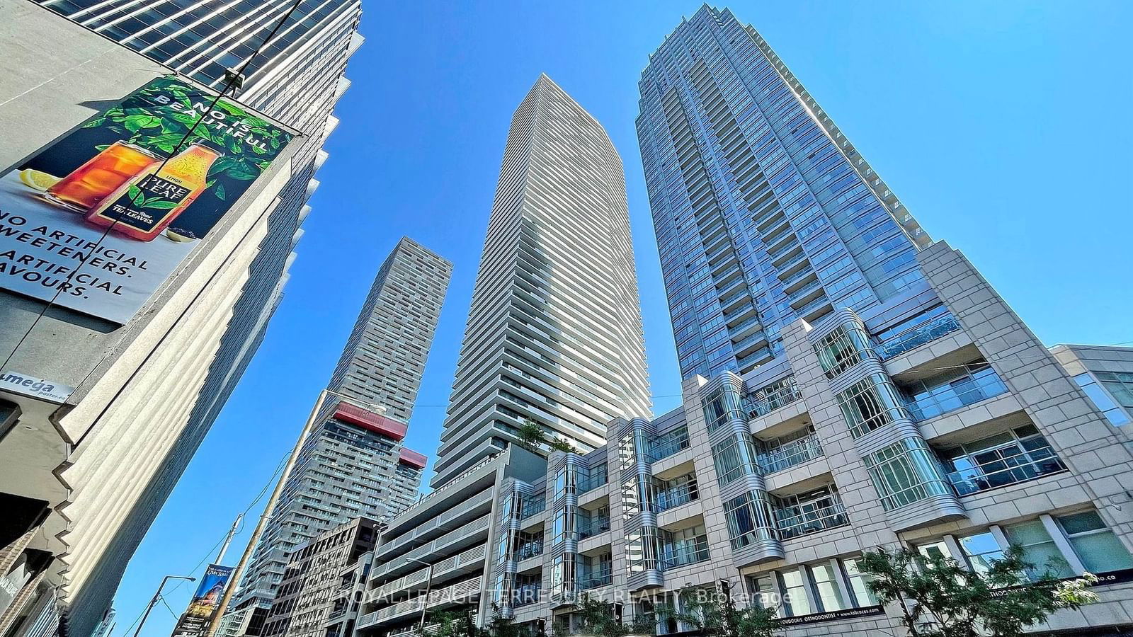 2221 Yonge St, unit 602 for rent