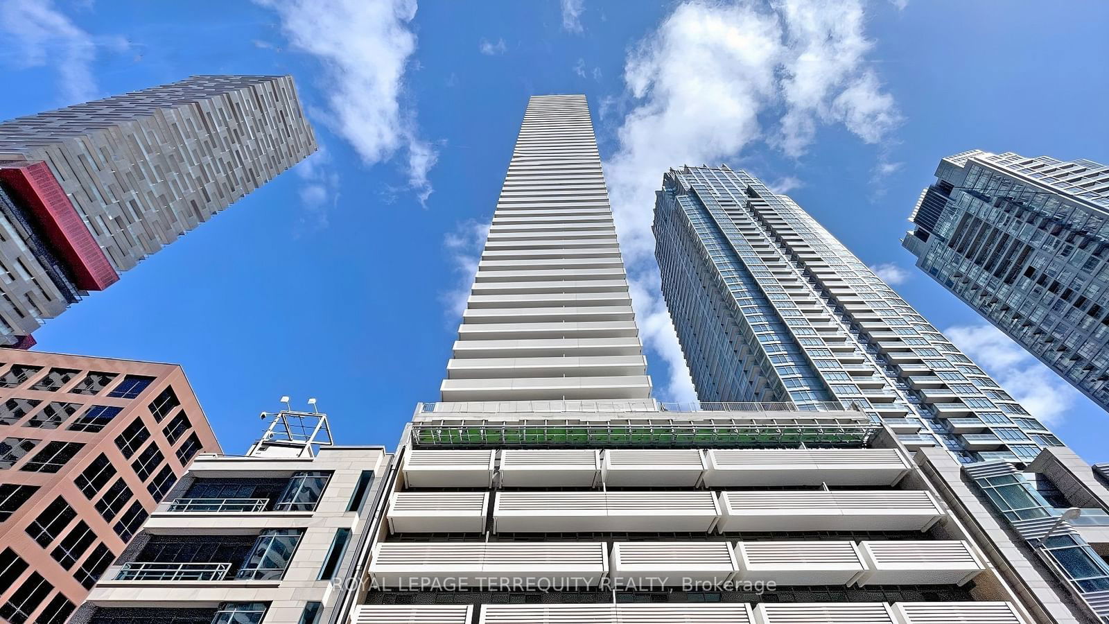 2221 Yonge St, unit 602 for rent