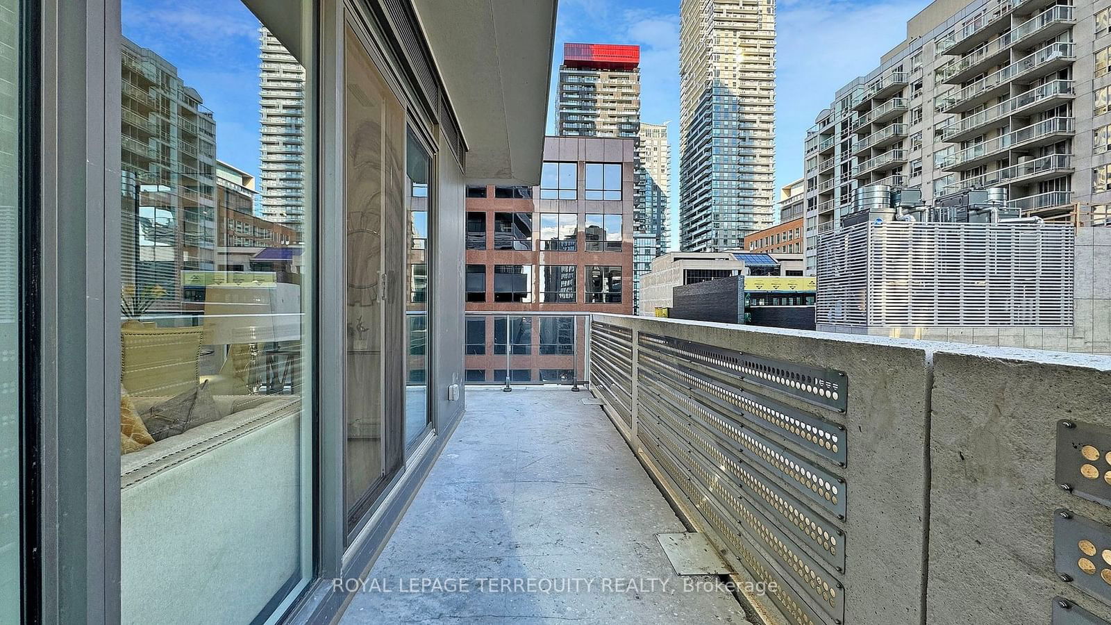 2221 Yonge St, unit 602 for rent