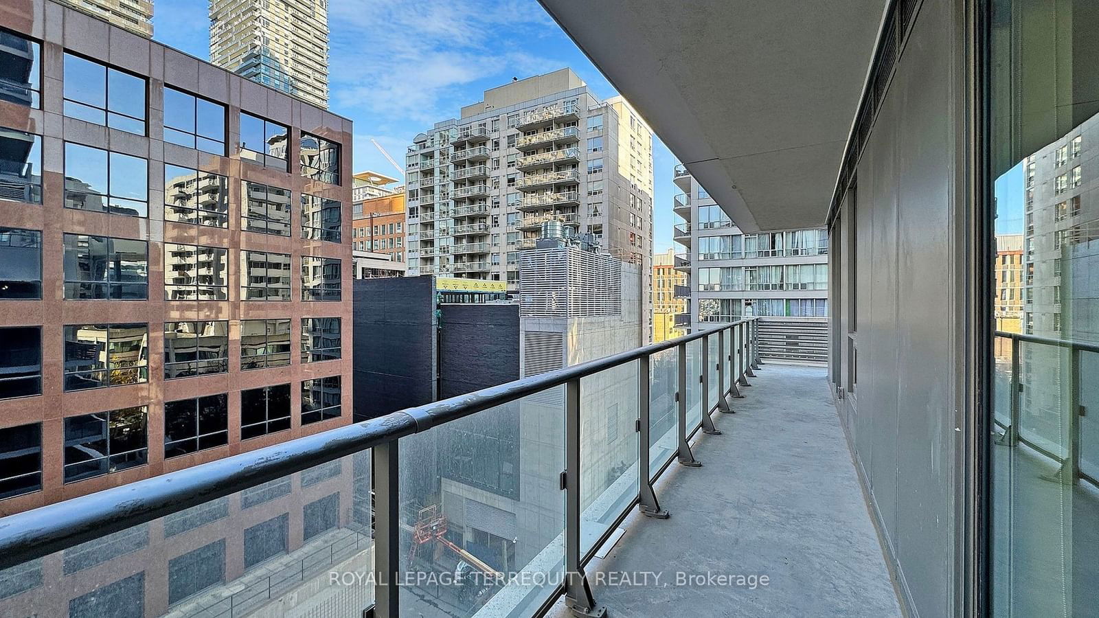 2221 Yonge St, unit 602 for rent