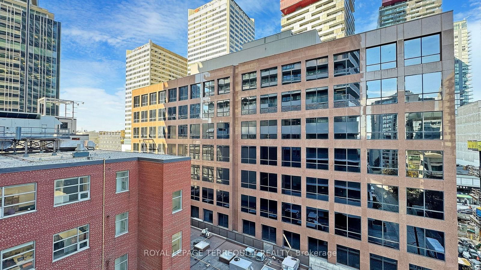 2221 Yonge St, unit 602 for rent