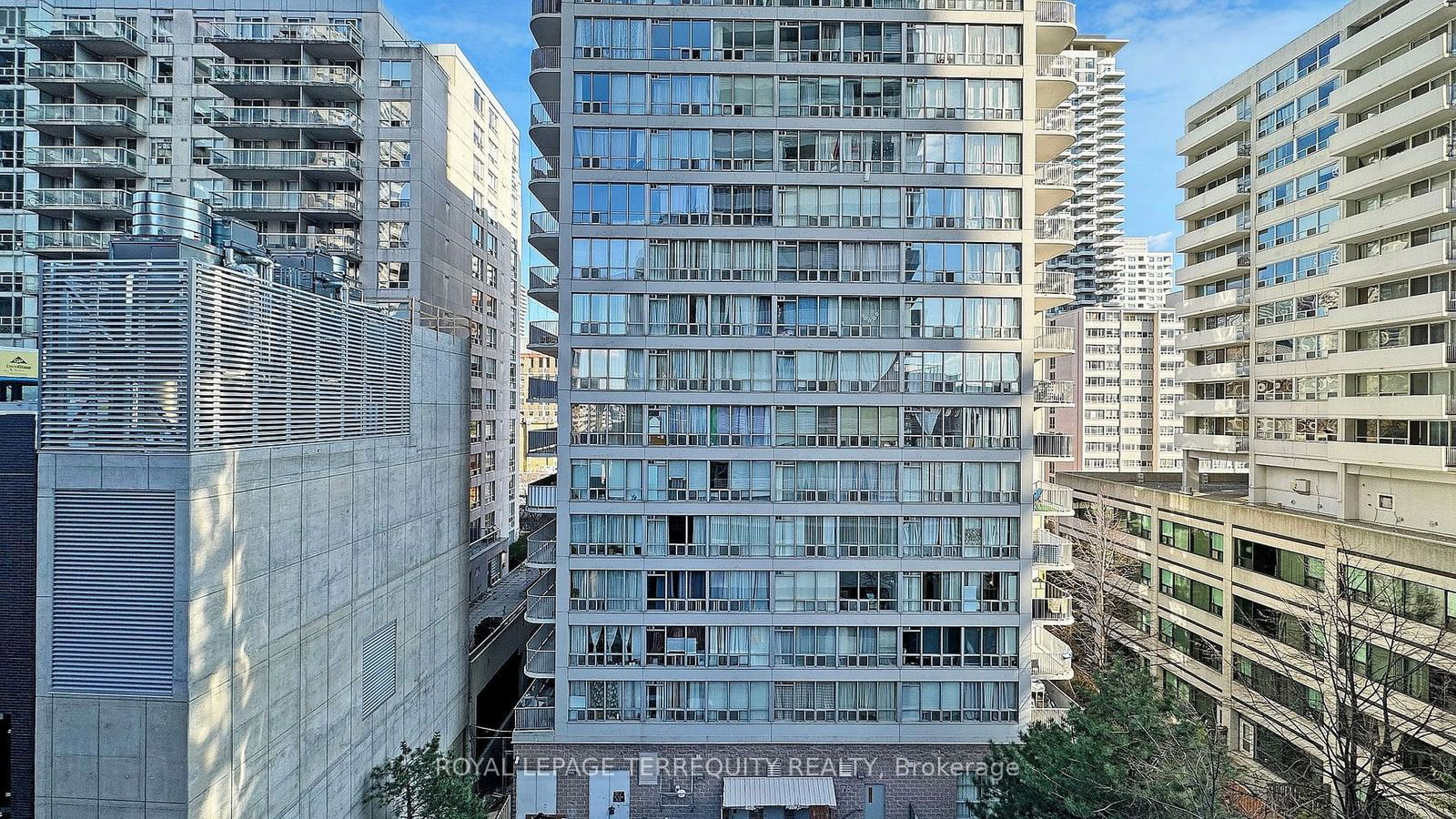 2221 Yonge St, unit 602 for rent