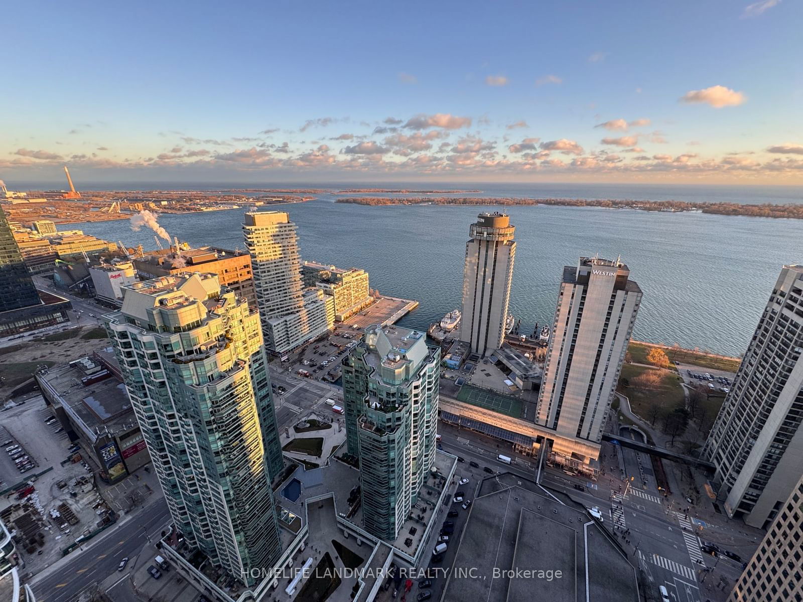 33 Bay St, unit 4805 for rent