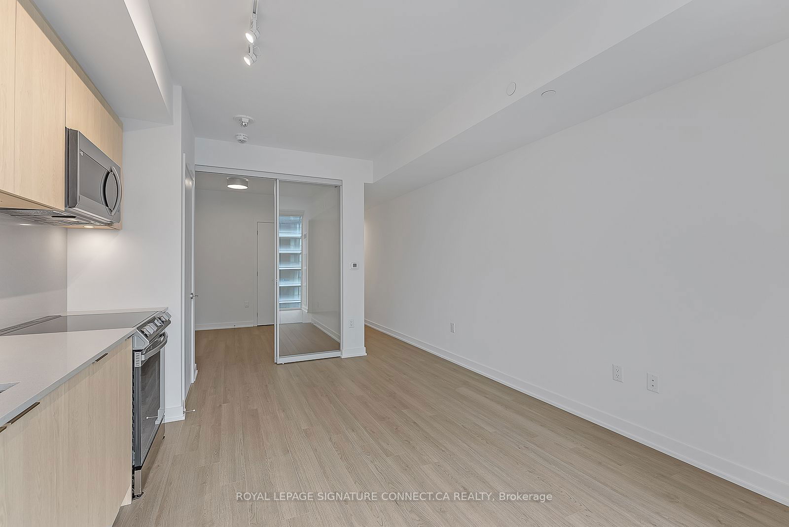 357 King St W, unit 3405 for rent