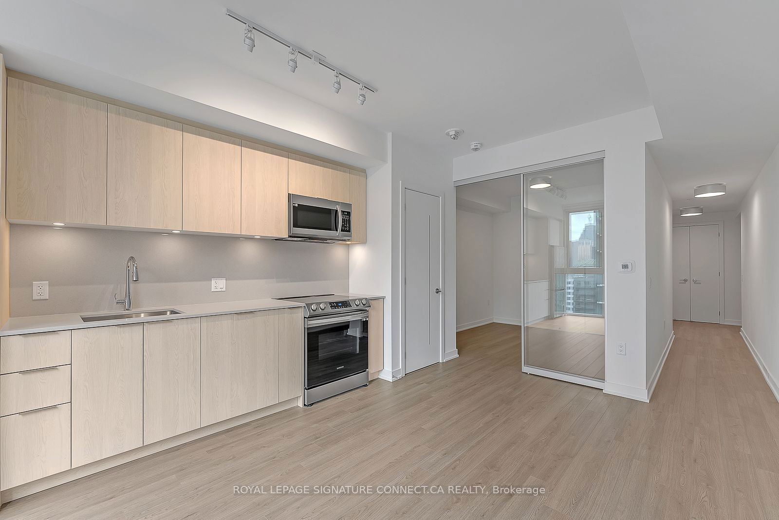 357 King St W, unit 3405 for rent