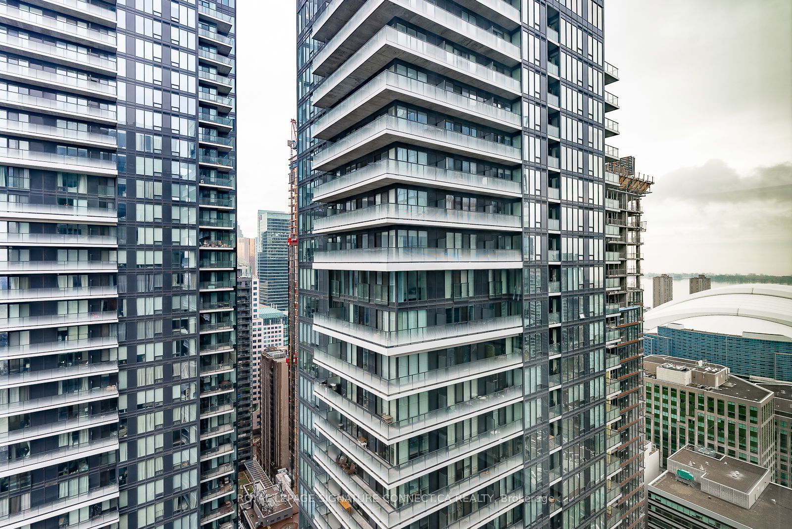 357 King St W, unit 3405 for rent