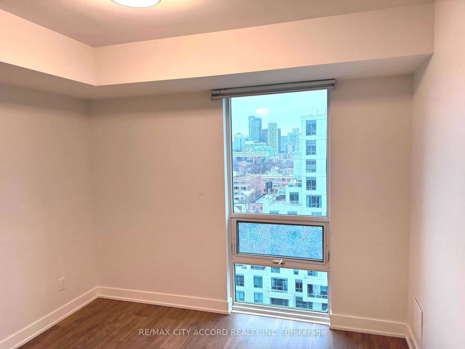 80 Vanauley St, unit 1215 for rent