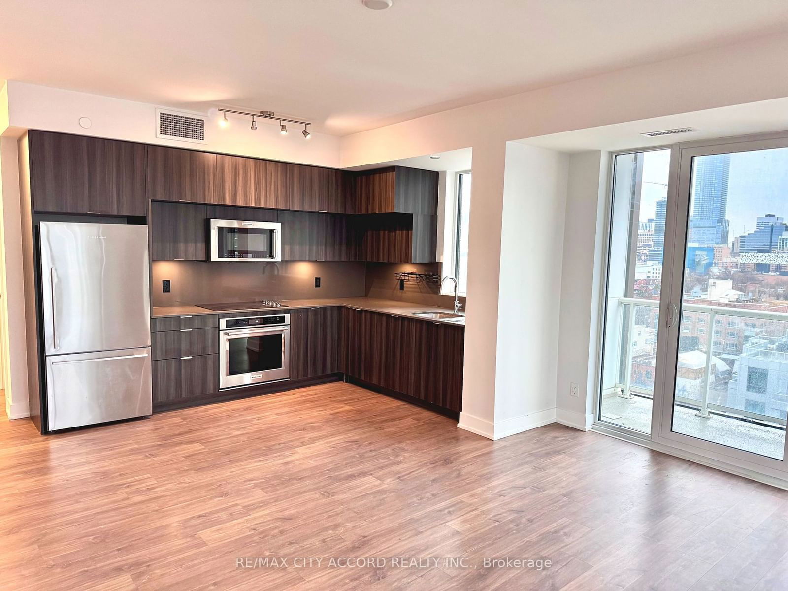 80 Vanauley St, unit 1215 for rent