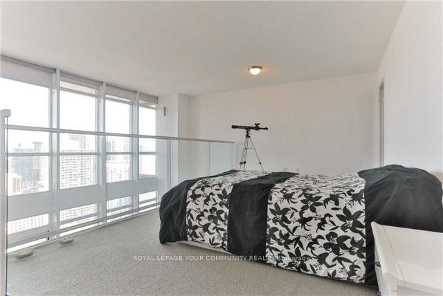 15 Fort York Blvd, unit 4105 for rent