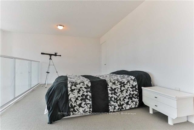 15 Fort York Blvd, unit 4105 for rent