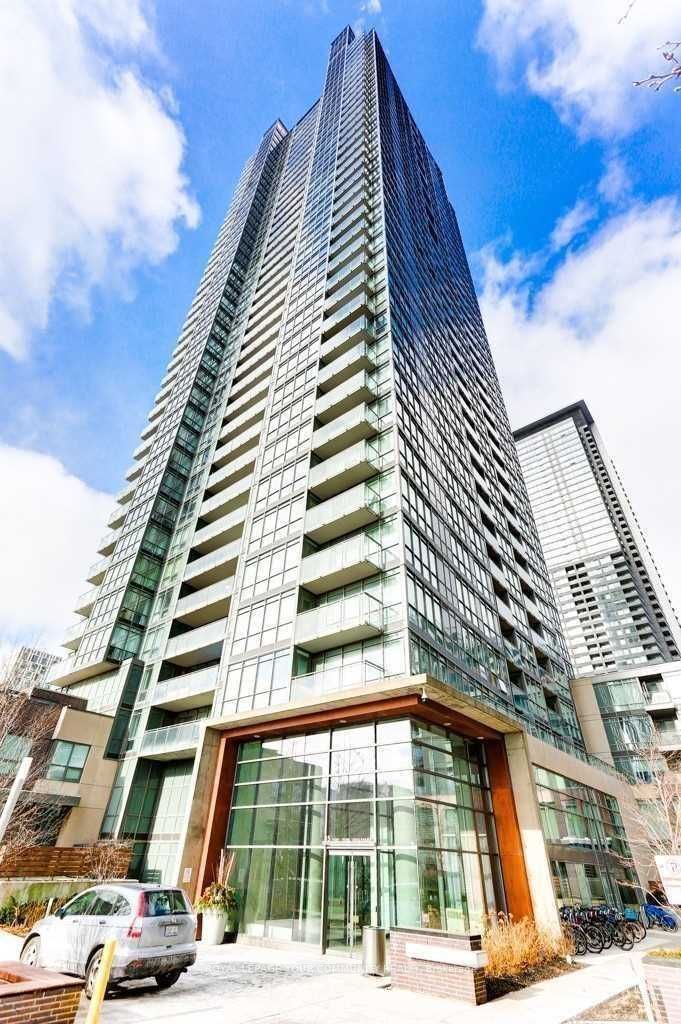 15 Fort York Blvd, unit 4105 for rent