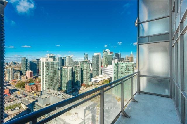 15 Fort York Blvd, unit 4105 for rent