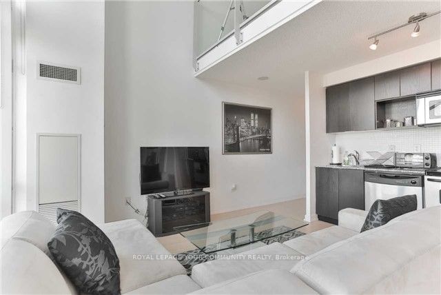 15 Fort York Blvd, unit 4105 for rent