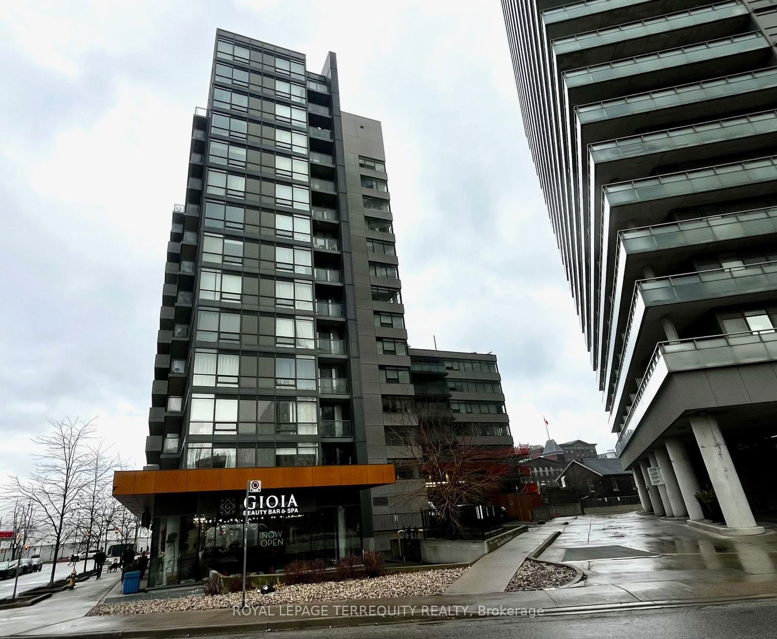 20 Joe Shuster Way, unit 616 for rent