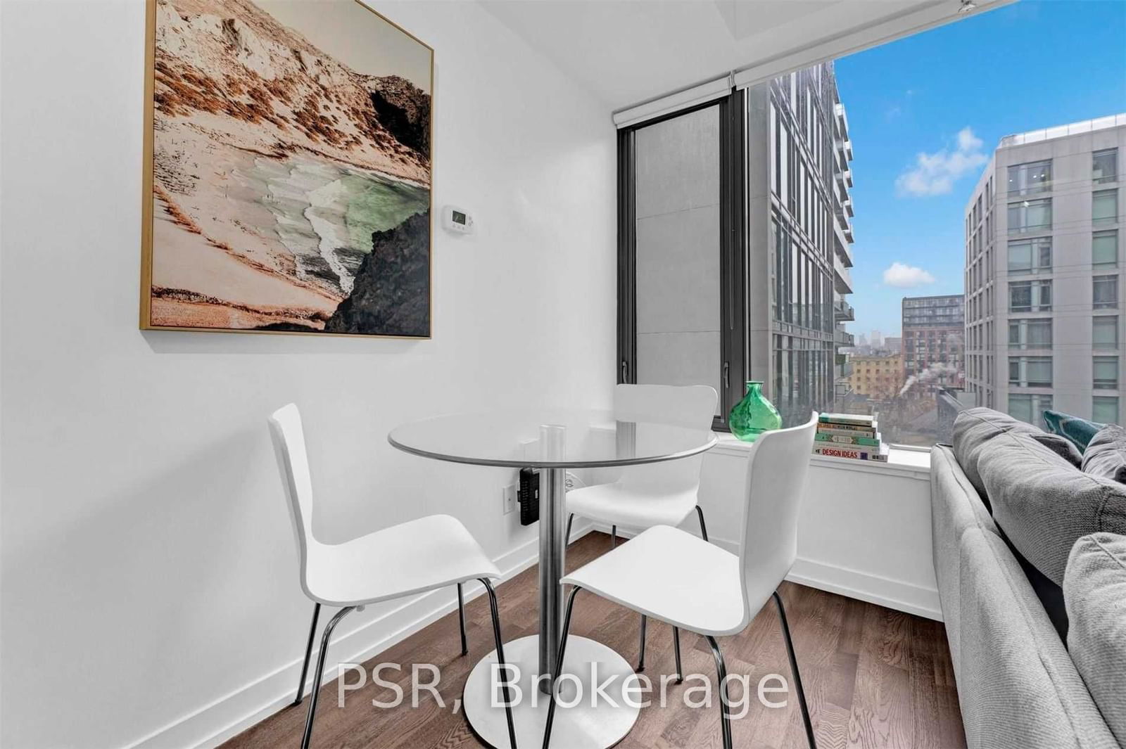 95 Bathurst St, unit 913 for rent