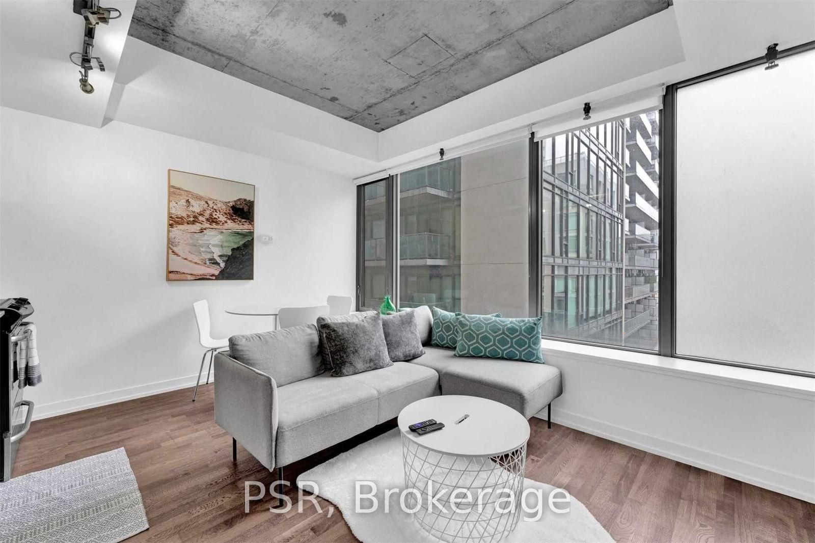 95 Bathurst St, unit 913 for rent