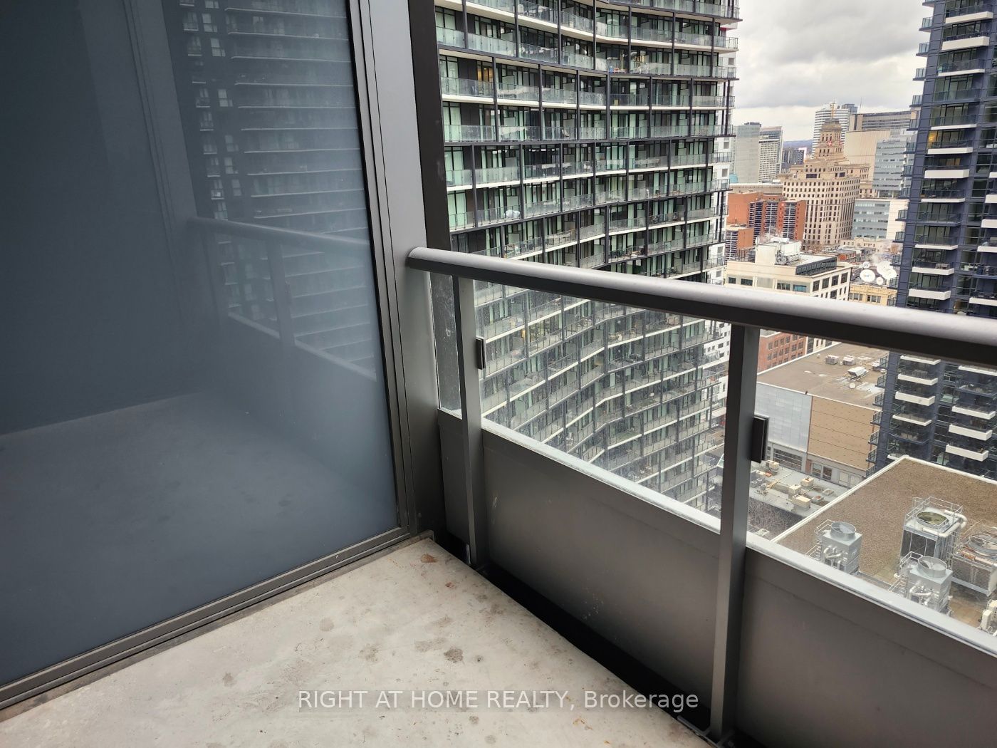 108 Peter St, unit 2605 for rent