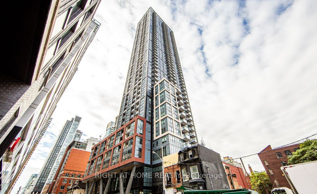 108 Peter St, unit 2605 for rent