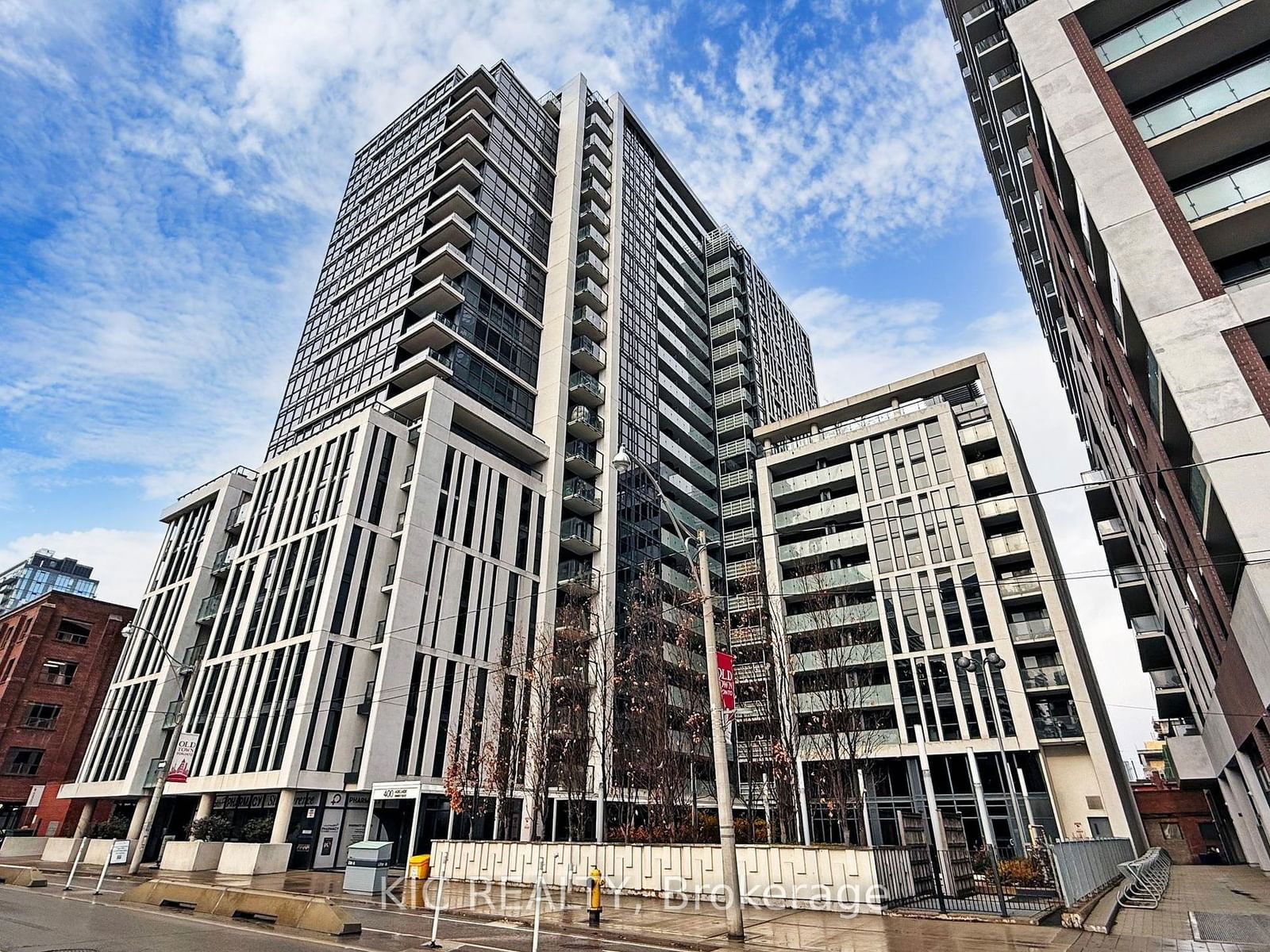 400 Adelaide St E, unit 107 for sale