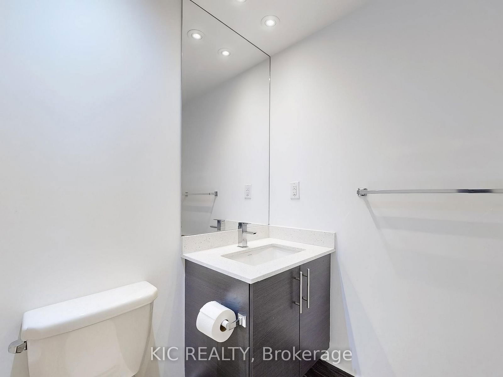 400 Adelaide St E, unit 107 for sale