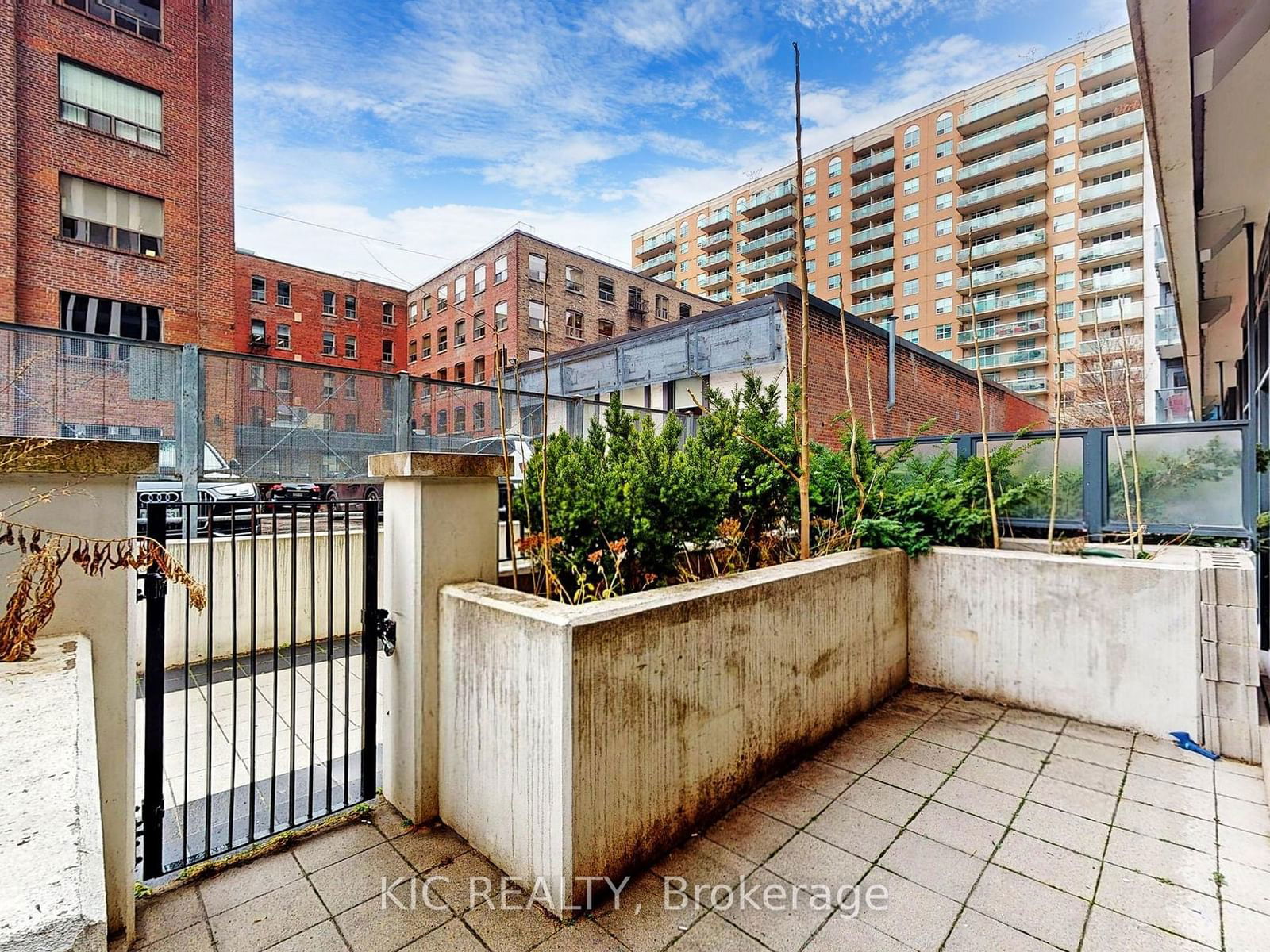 400 Adelaide St E, unit 107 for sale