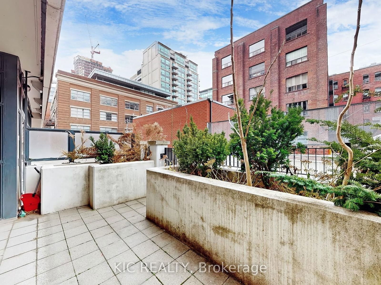 400 Adelaide St E, unit 107 for sale