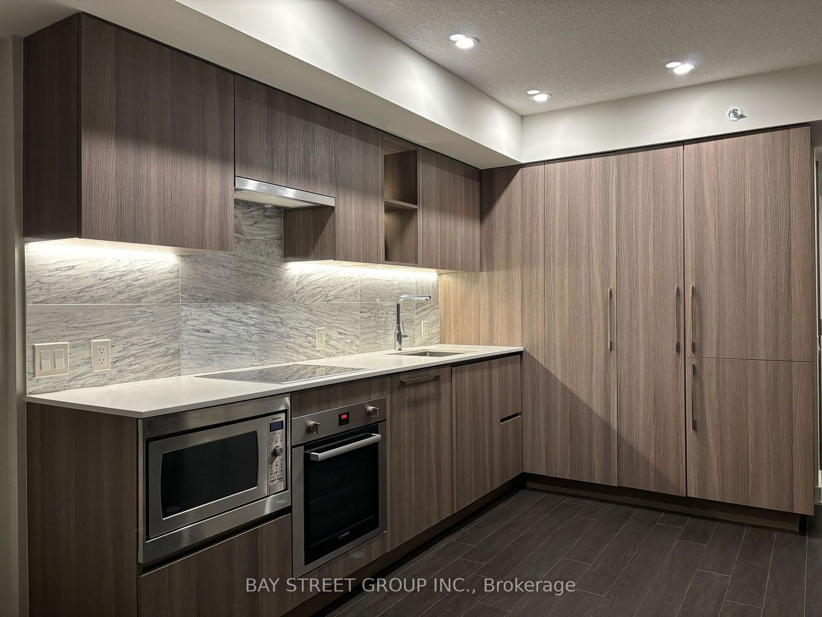 19 Bathurst St, unit 901 for rent