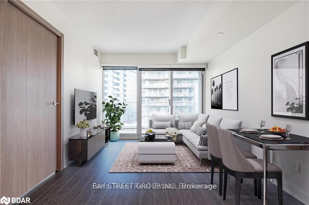 19 Bathurst St, unit 901 for rent