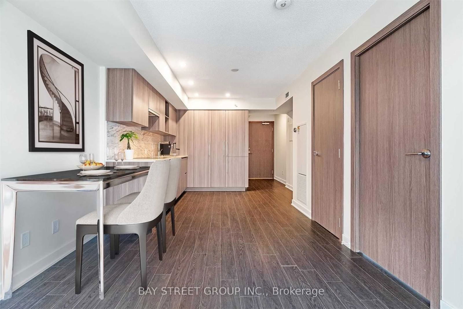 19 Bathurst St, unit 901 for rent