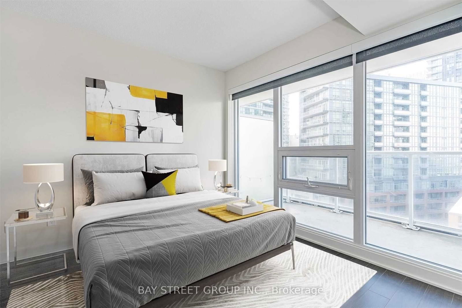 19 Bathurst St, unit 901 for rent