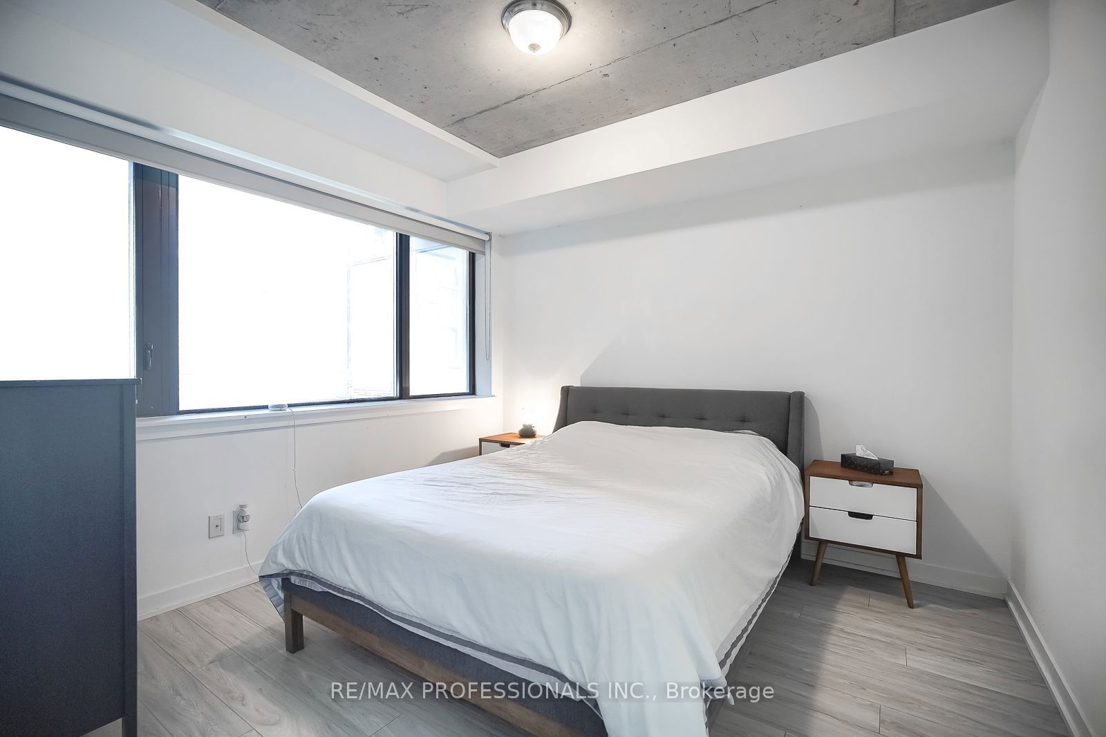 400 Wellington St W, unit 302 for rent