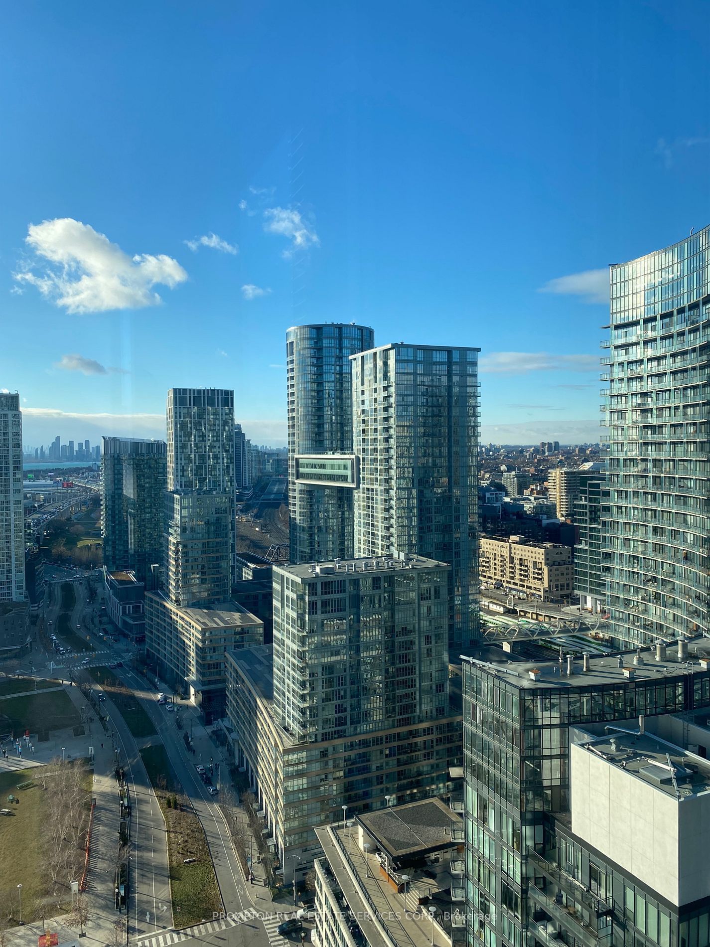 15 Fort York Blvd, unit 3903 for rent