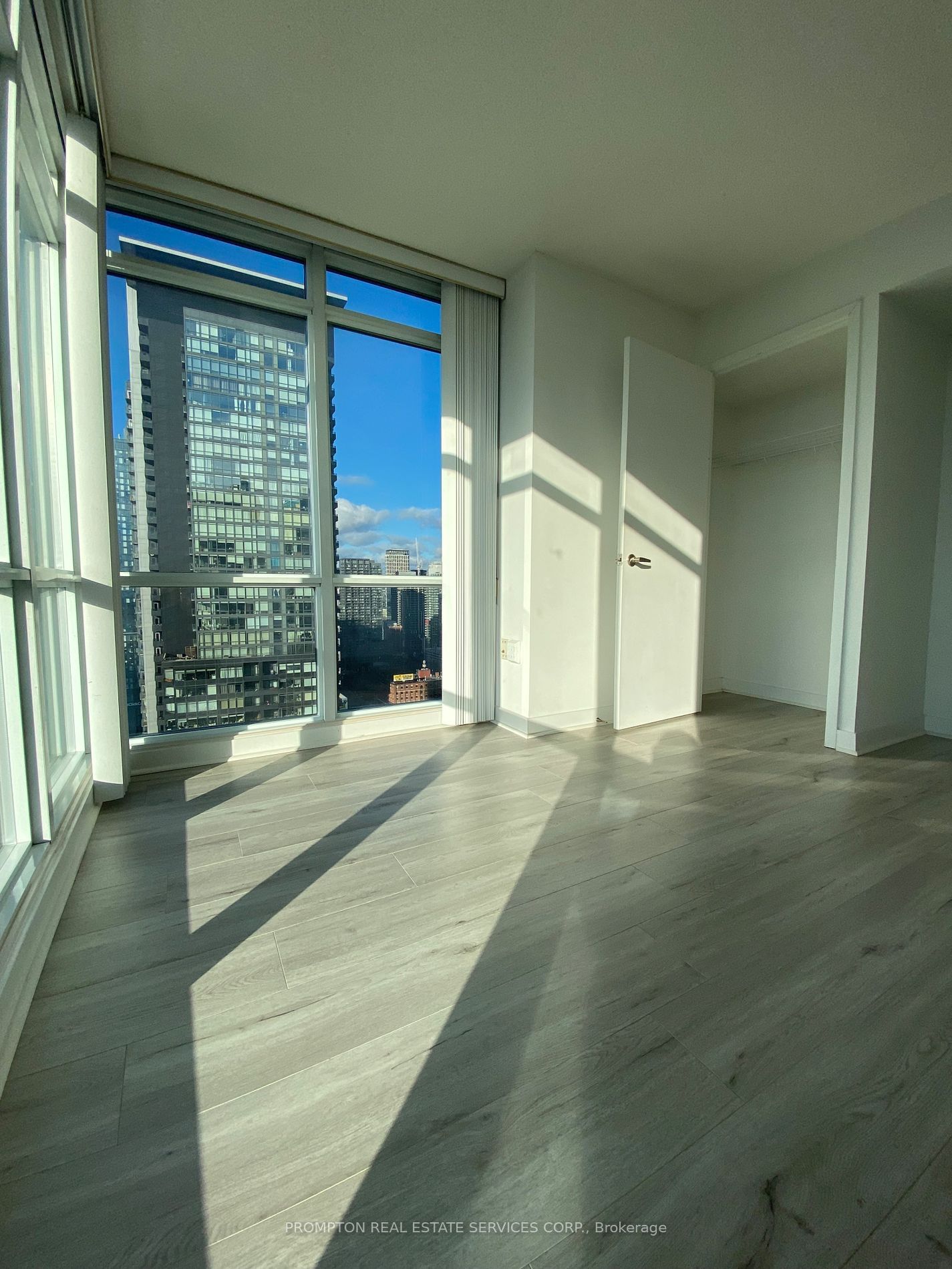 15 Fort York Blvd, unit 3903 for rent