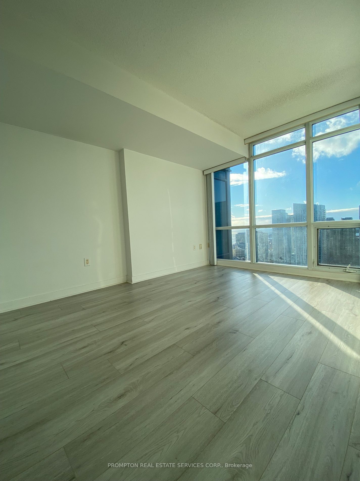 15 Fort York Blvd, unit 3903 for rent