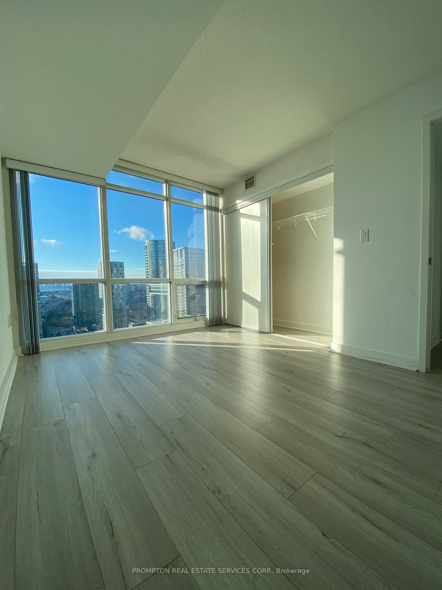 15 Fort York Blvd, unit 3903 for rent